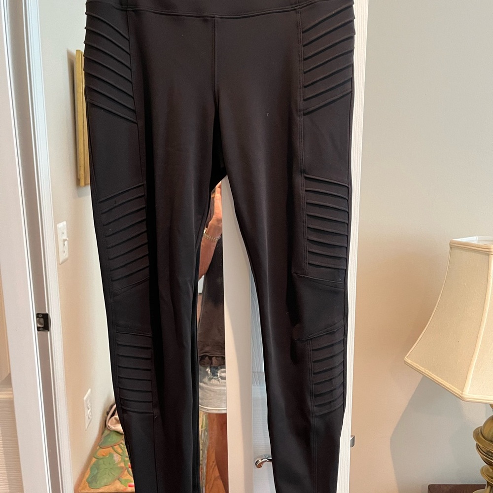 Athleta Delancey Moto Tight size small - Picture 9 of 10